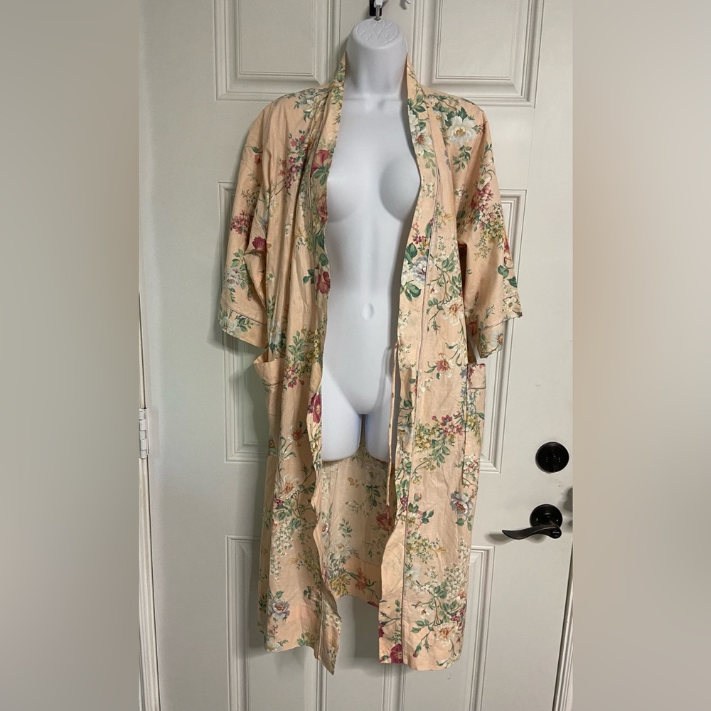 5- KOMAR Beige Floral Kimono Robe